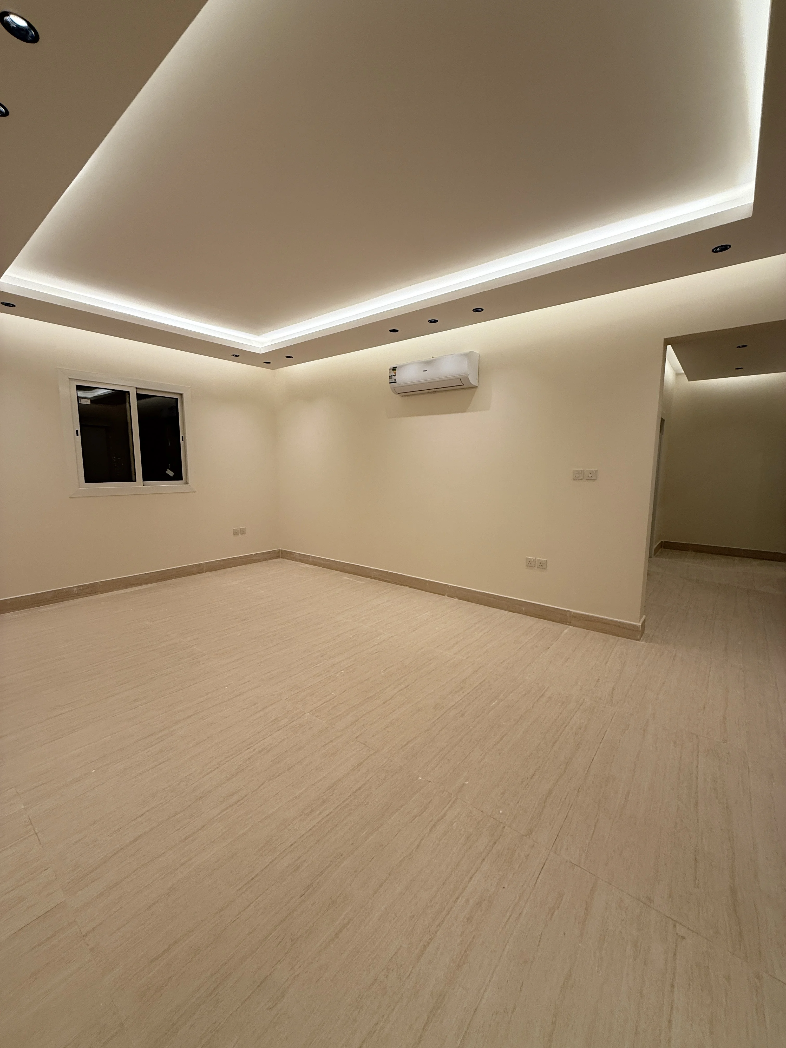 دور علوي للإيجار